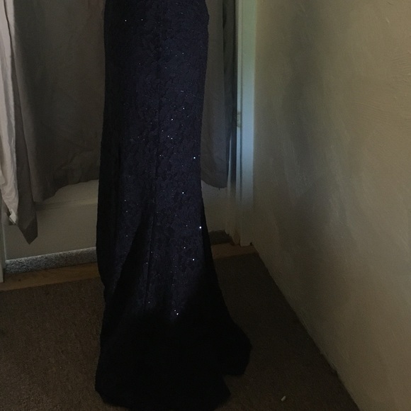 Navy blue prom/homecoming gown - Picture 4 of 10